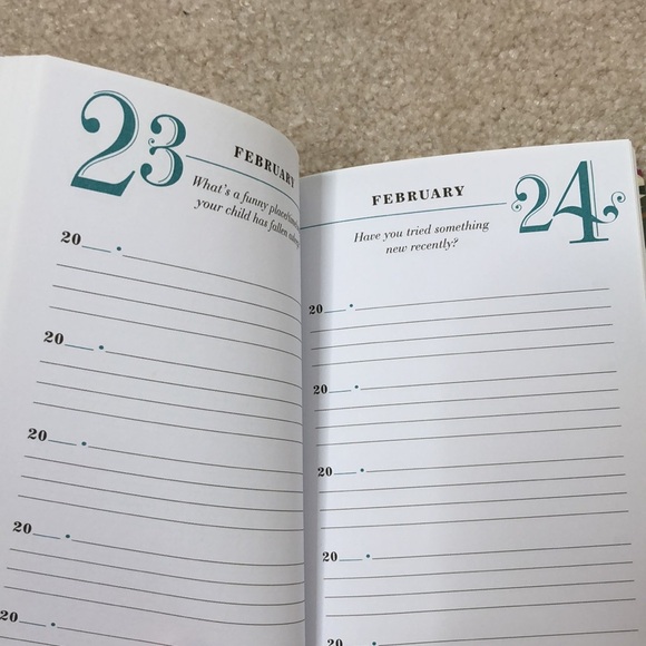 Q&A a Day for Moms Journal Book - Picture 4 of 4